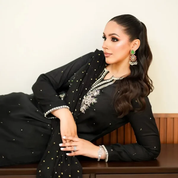 Elegant Gold Hoop Earrings for Women – Buy Online in Pakistan & Worldwide | Daas Jewellery