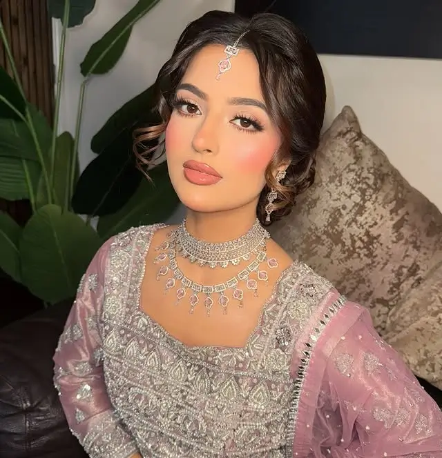 Walima jewelry for bride – premium artificial bridal jewelry set with Kundan detailing for Pakistani wedding, available for online shopping in Pakistan and worldwide delivery