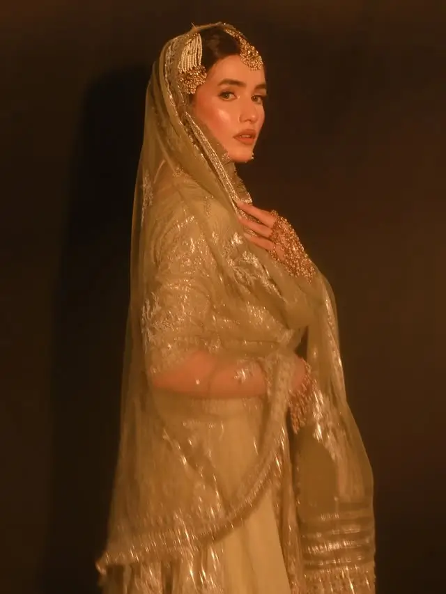 Elegant Nikkah outfit with matching Nikkah jewelry bridal set for Muslim wedding online shopping Pakistan