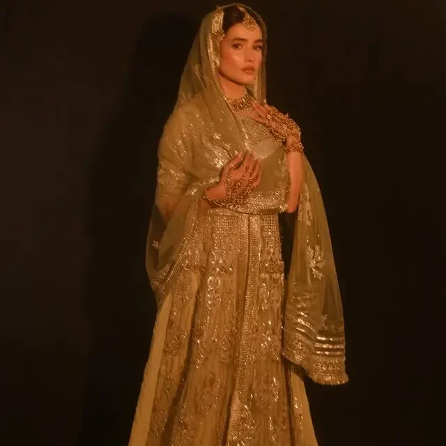 Elegant Nikkah outfit with matching Nikkah jewelry bridal set for Muslim wedding online shopping Pakistan
