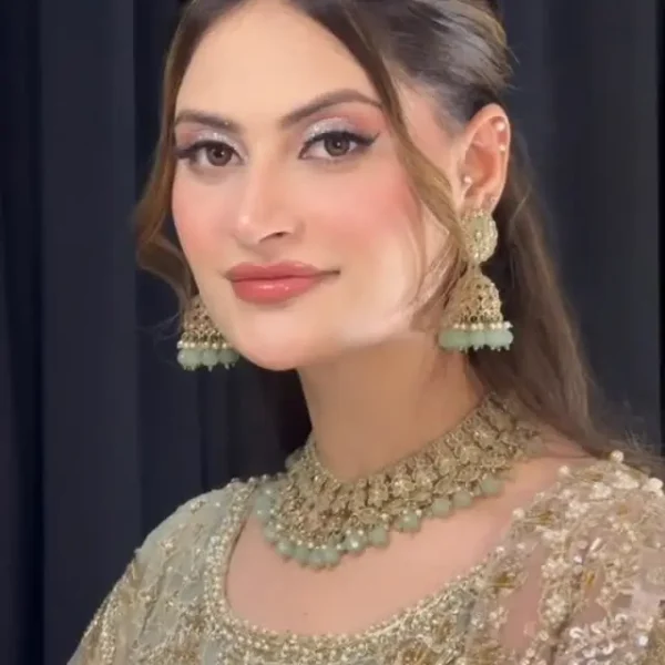 Bridal jewellery set for brides online shopping in Pakistan – luxury artificial bridal jewellery set with Kundan necklace, earrings, tikka and handcrafted wedding jewellery design worldwide delivery