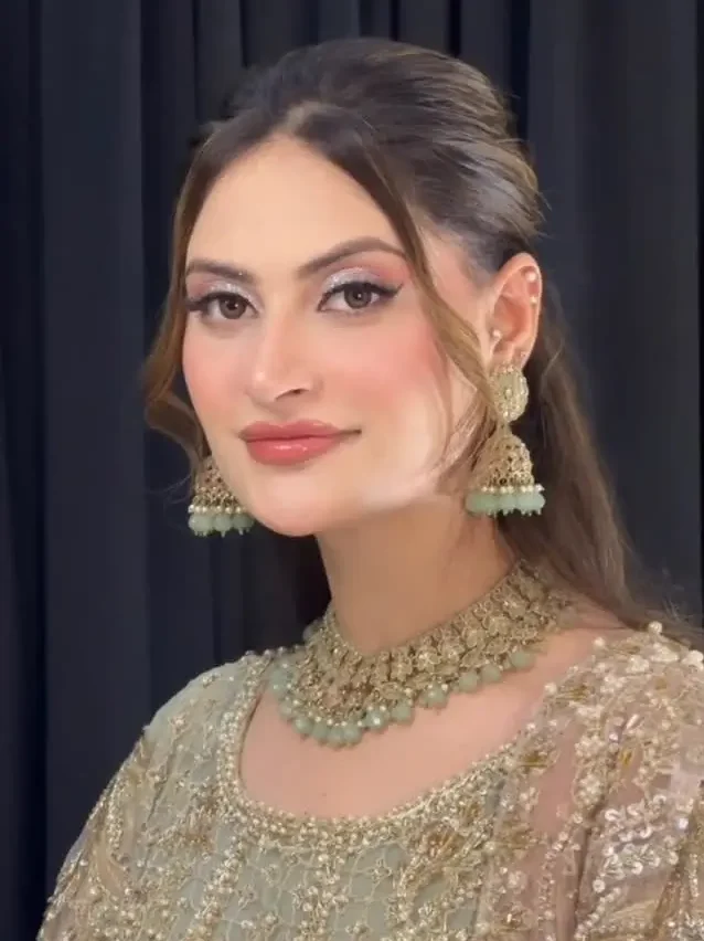 Bridal jewellery set for brides online shopping in Pakistan – luxury artificial bridal jewellery set with Kundan necklace, earrings, tikka and handcrafted wedding jewellery design worldwide delivery