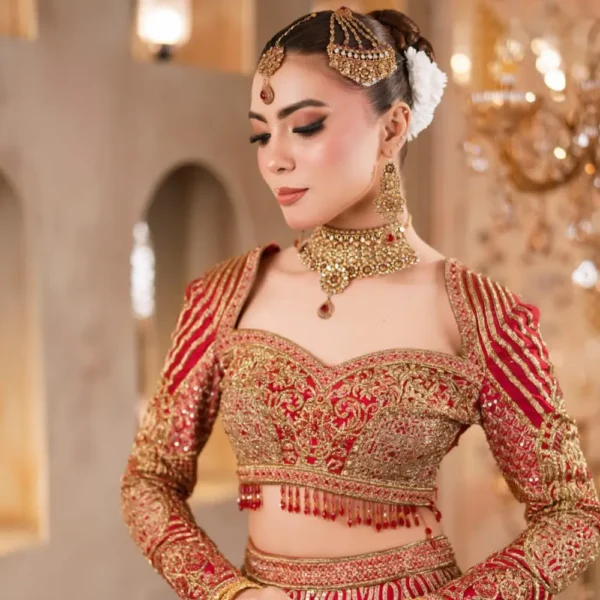 Barat bridal jewellery set with maang tikka and choker