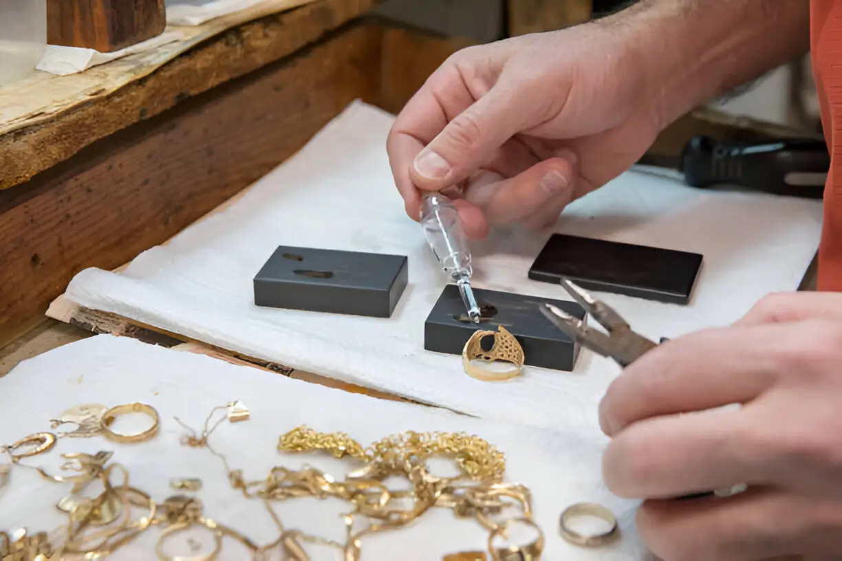 How to tell if gold is real – Authentic gold testing guide for online shoppers in Pakistan and worldwide